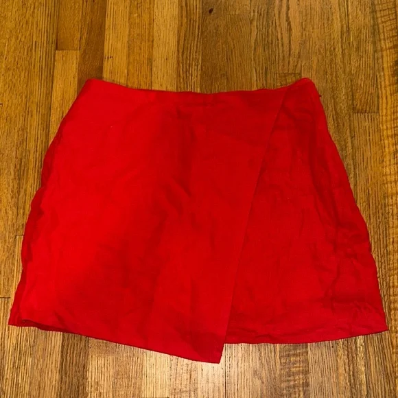Abercrombie & Fitch Red Asymmetrical Mini Skirt - Picture 1 of 3